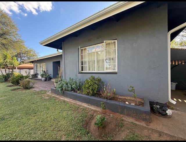 4 BEDROOM HOUSE FOR SALE IN VANDERBIJLPARK SE 1